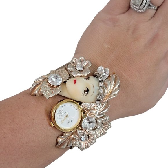 Vintage Bonnetto wristwatch bracelet women's metal ornate rhinestone floral.